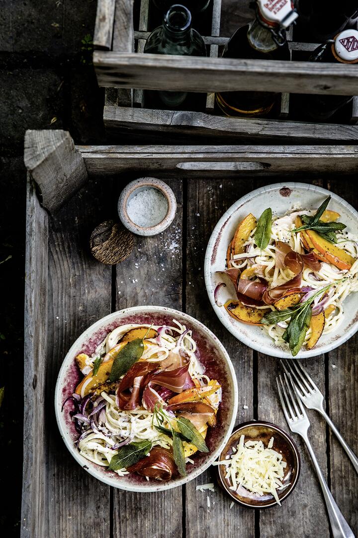 Pasta mit Kürbis, Schinken und Salbei