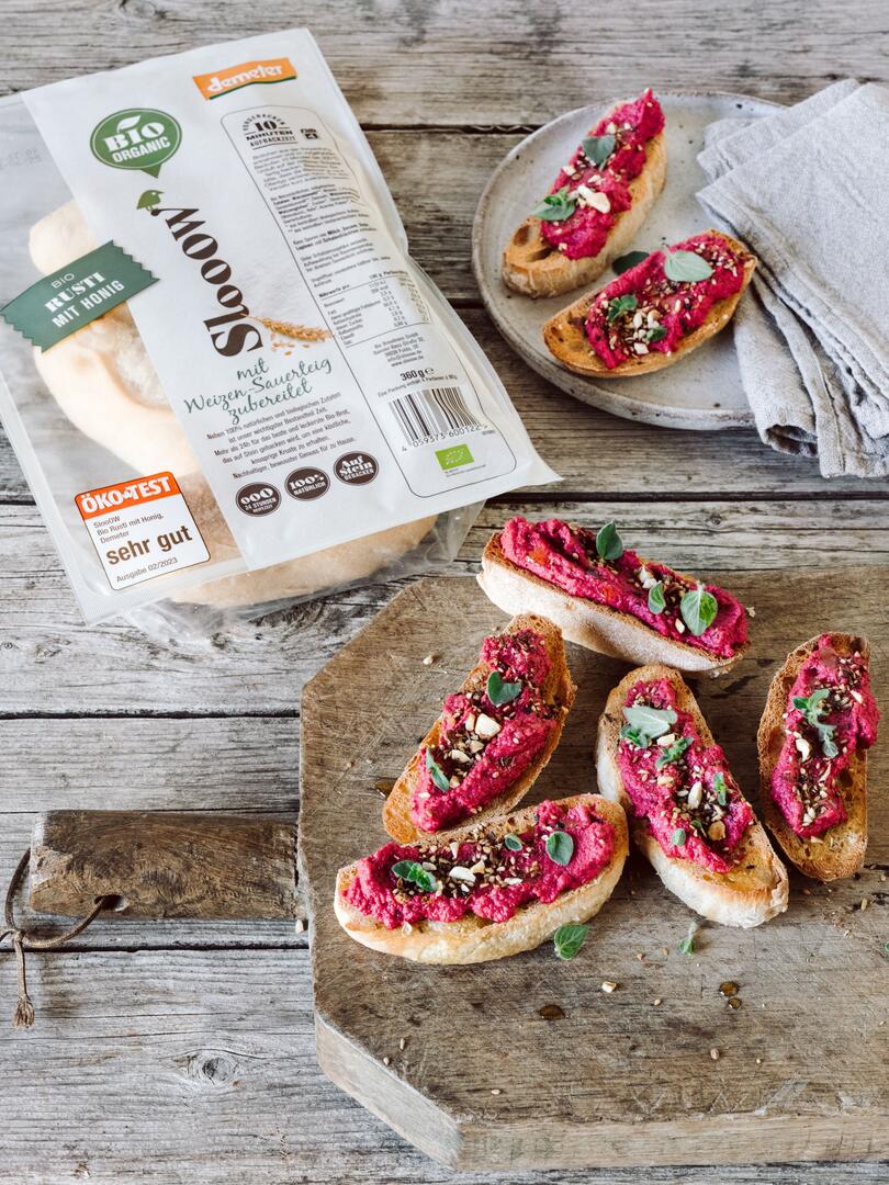 Brötchen mit Hummus