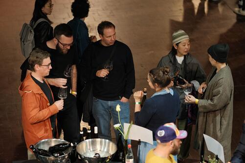 Besucher:innen der Biodynamic Wine Fair