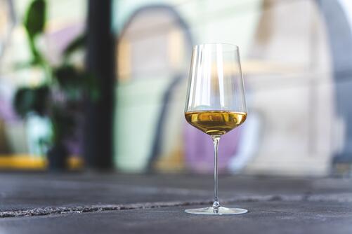 Ein Glas Weißwein